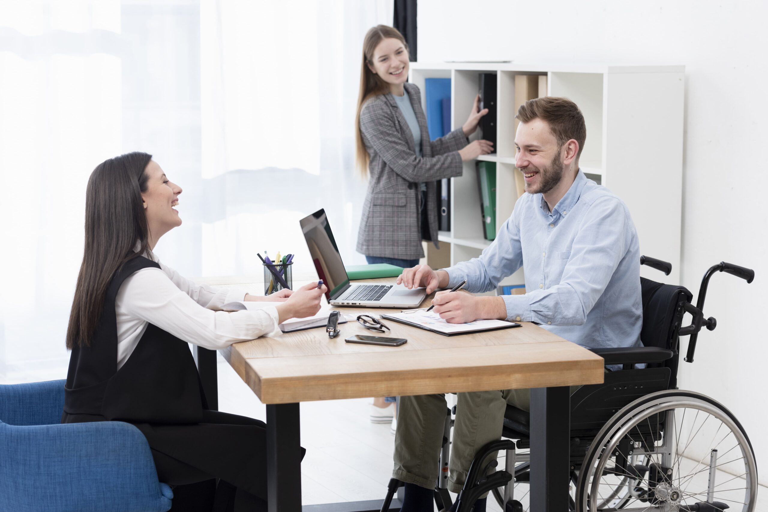 mercado de trabalho de pessoas com deficiencias